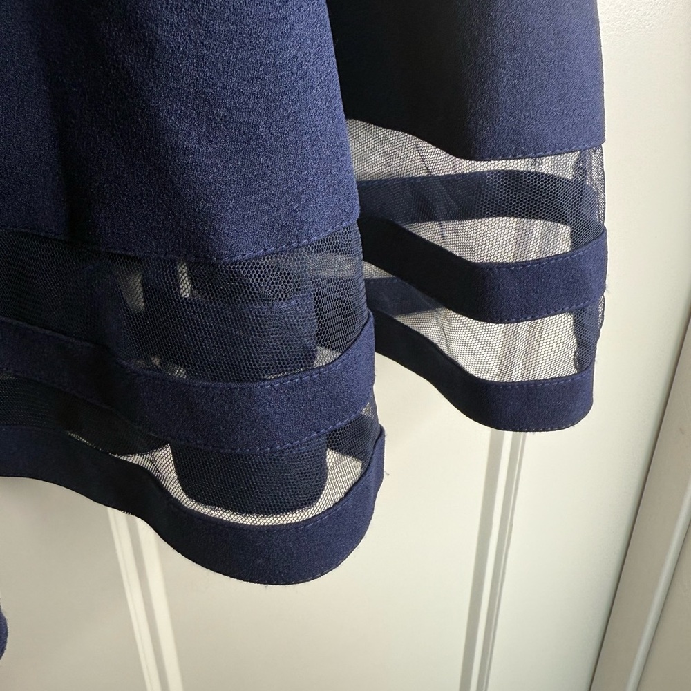 Calvin Klein Gil’s Navy Dress with Sheer Hem Detail, size 10 - Picture 3 of 10